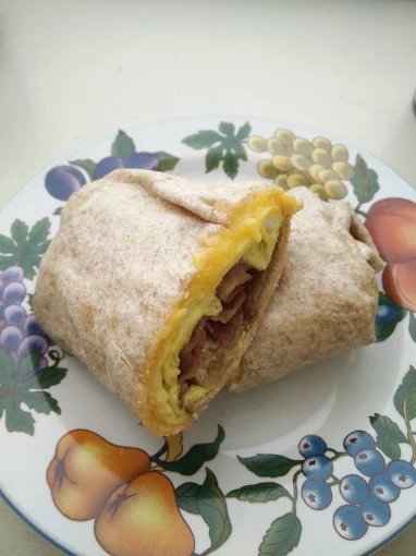 Bacon, egg & cheese wrap